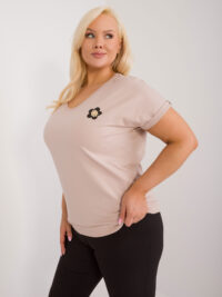 pol_pl_Bezowa-bluzka-plus-size-z-okraglym-dekoltem-407474_1