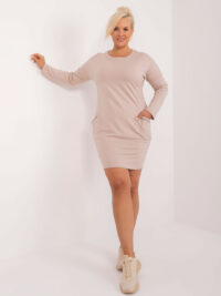pol_pl_Bezowa-dresowa-sukienka-plus-size-z-kieszeniami-408104_1