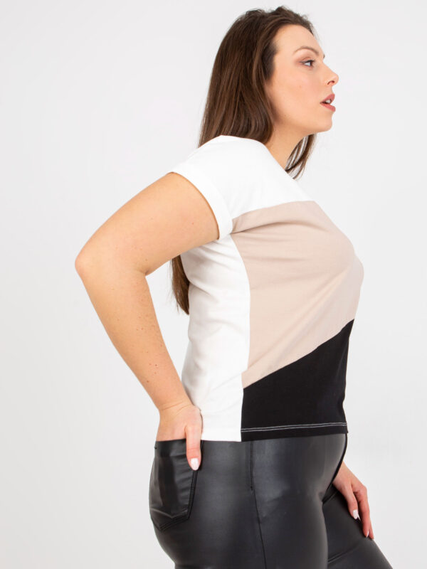 pol_pl_Bialo-czarny-t-shirt-plus-size-z-okraglym-dekoltem-387610_4