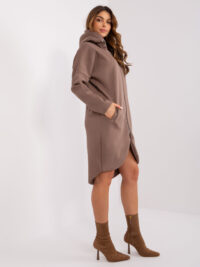 pol_pl_Brazowa-asymetryczna-bluza-basic-ze-sciagaczami-405017_2