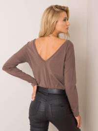 pol_pl_Brazowa-bluzka-Larissa-355209_4
