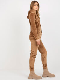 pol_pl_Camelowy-damski-komplet-welurowy-z-bluza-z-kapturem-393244_5