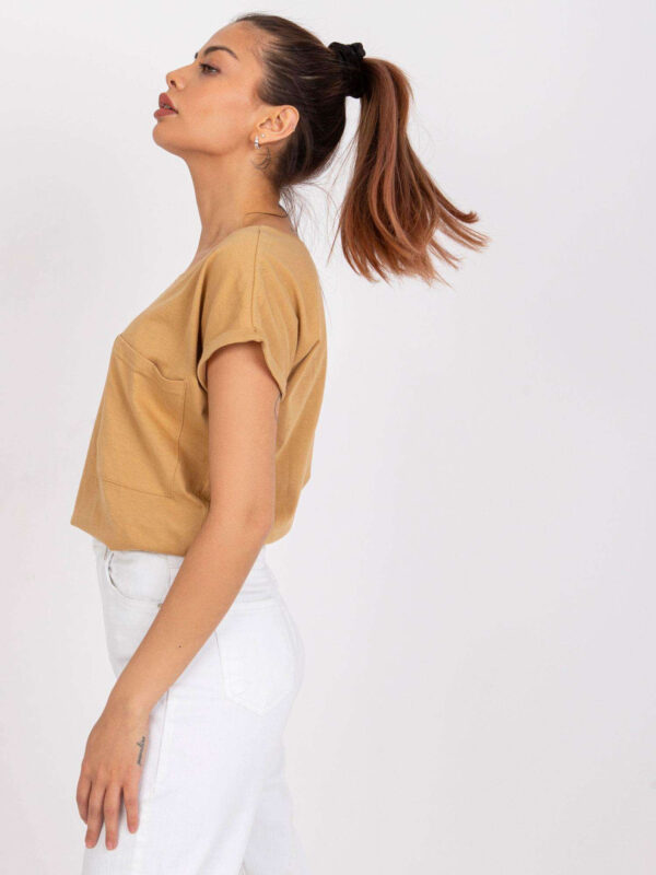 pol_pl_Camelowy-luzny-t-shirt-basic-Ventura-383666_4 pol_pl_Camelowy-luzny-t-shirt-basic-Ventura-383666_4