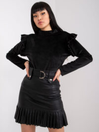 pol_pl_Czarna-bluzka-welurowa-z-falbanami-Eugenie-382275_6