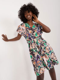 pol_pl_Czarna-sukienka-we-wzory-z-paskiem-407788_1