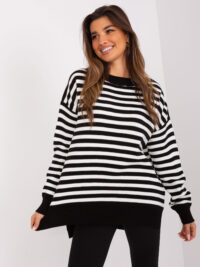 pol_pl_Czarno-ecru-luzny-sweter-damski-oversize-w-paski-402969_3