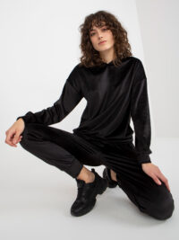 pol_pl_Czarny-damski-komplet-welurowy-z-bluza-i-spodniami-393976_1