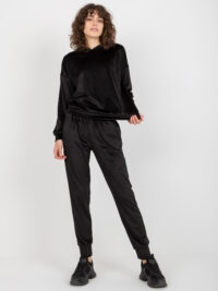 pol_pl_Czarny-damski-komplet-welurowy-z-bluza-i-spodniami-393976_4