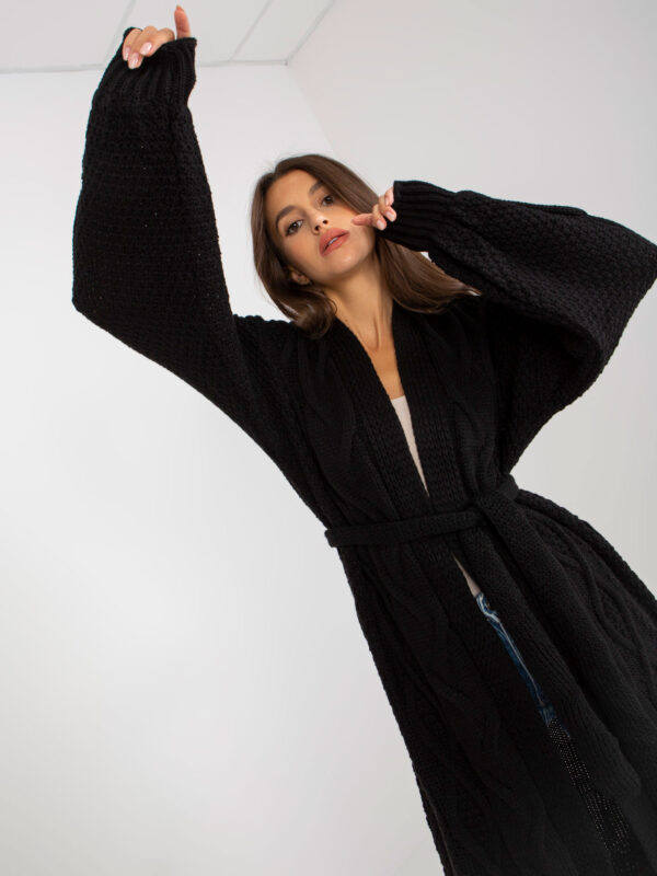 pol_pl_Czarny-dlugi-kardigan-z-warkoczami-RUE-PARIS-389865_3 pol_pl_Czarny-dlugi-kardigan-z-warkoczami-RUE-PARIS-389865_3