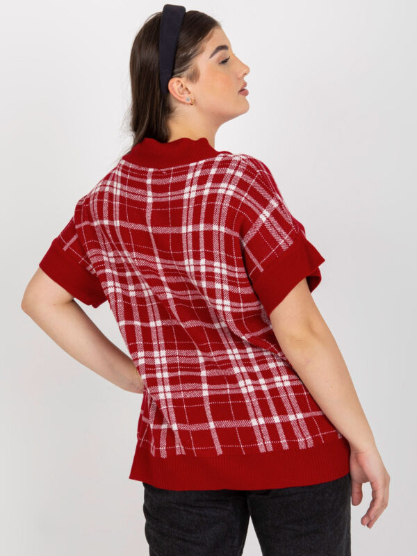 pol_pl_Czerwona-dzianinowa-kamizelka-plus-size-z-dekoltem-V-390310_4