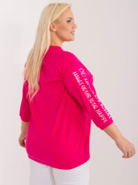 pol_pl_Fuksjowa-damska-bluzka-plus-size-z-napisami-406149_6