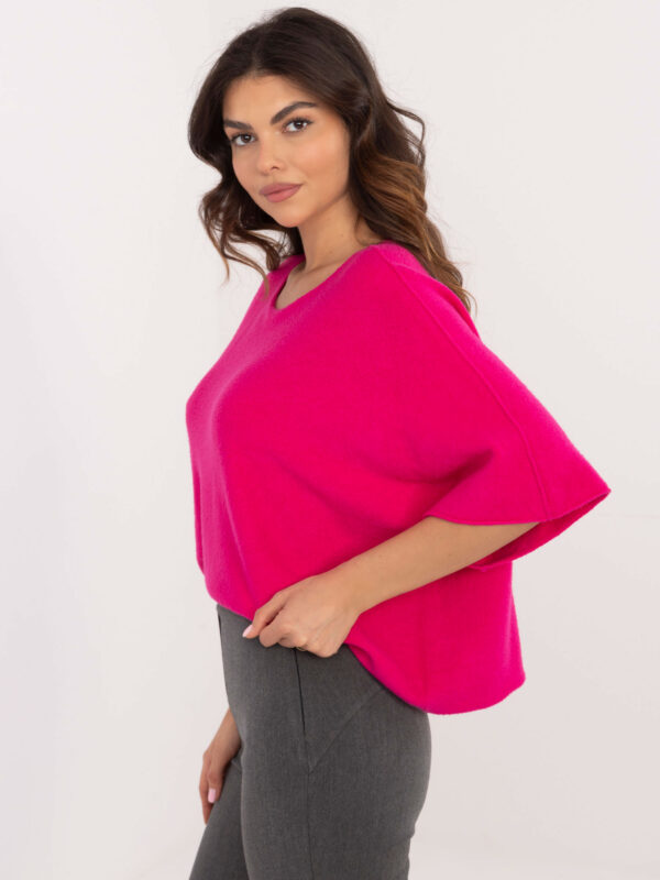 pol_pl_Fuksjowy-sweter-oversize-z-okraglym-dekoltem-410215_6