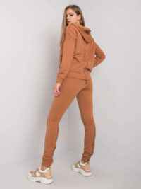 pol_pl_Jasnobrazowy-komplet-dresowy-z-bluza-i-spodniami-Cristine-377941_3