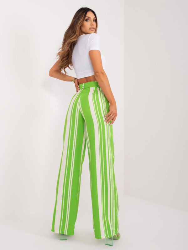 pol_pl_Jasnozielono-ecru-garniturowe-spodnie-z-paskiem-407936_3 pol_pl_Jasnozielono-ecru-garniturowe-spodnie-z-paskiem-407936_3