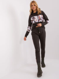 pol_pl_Khaki-damski-komplet-dresowy-z-bluza-z-kapturem-405331_4