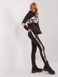 pol_pl_Khaki-damski-komplet-dresowy-z-bluza-z-kapturem-405331_6