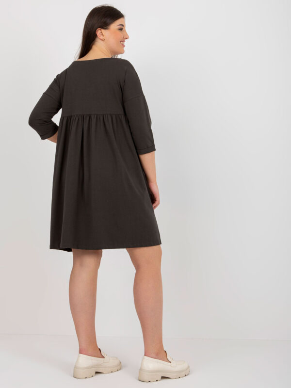 pol_pl_Khaki-dresowa-sukienka-plus-size-basic-z-rekawem-3-4-395324_2 pol_pl_Khaki-dresowa-sukienka-plus-size-basic-z-rekawem-3-4-395324_2