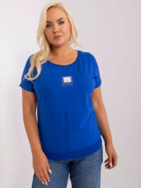 pol_pl_Kobaltowa-damska-bluzka-plus-size-z-naszywka-401808_3