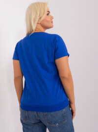 pol_pl_Kobaltowa-damska-bluzka-plus-size-z-naszywka-401808_5