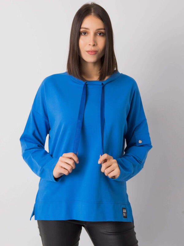 pol_pl_Niebieska-bluzka-plus-size-z-kieszenia-na-rekawie-Lunnara-380192_2