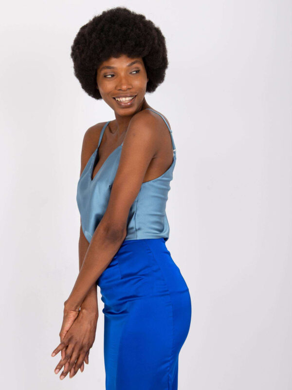 pol_pl_Niebieski-top-na-regulowanych-ramiaczkach-Adelina-OCH-BELLA-383480_5 pol_pl_Niebieski-top-na-regulowanych-ramiaczkach-Adelina-OCH-BELLA-383480_5