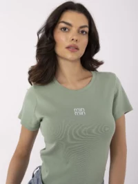 pol_pl_Pistacjowa-bluzka-z-wyhaftowanym-napisem-412037_2