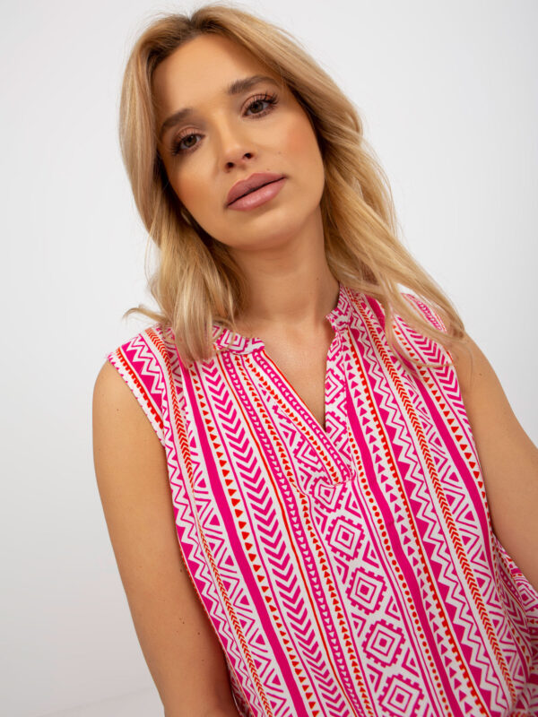 pol_pl_Rozowa-boho-bluzka-we-wzory-z-dekoltem-V-FRESH-MADE-395071_2